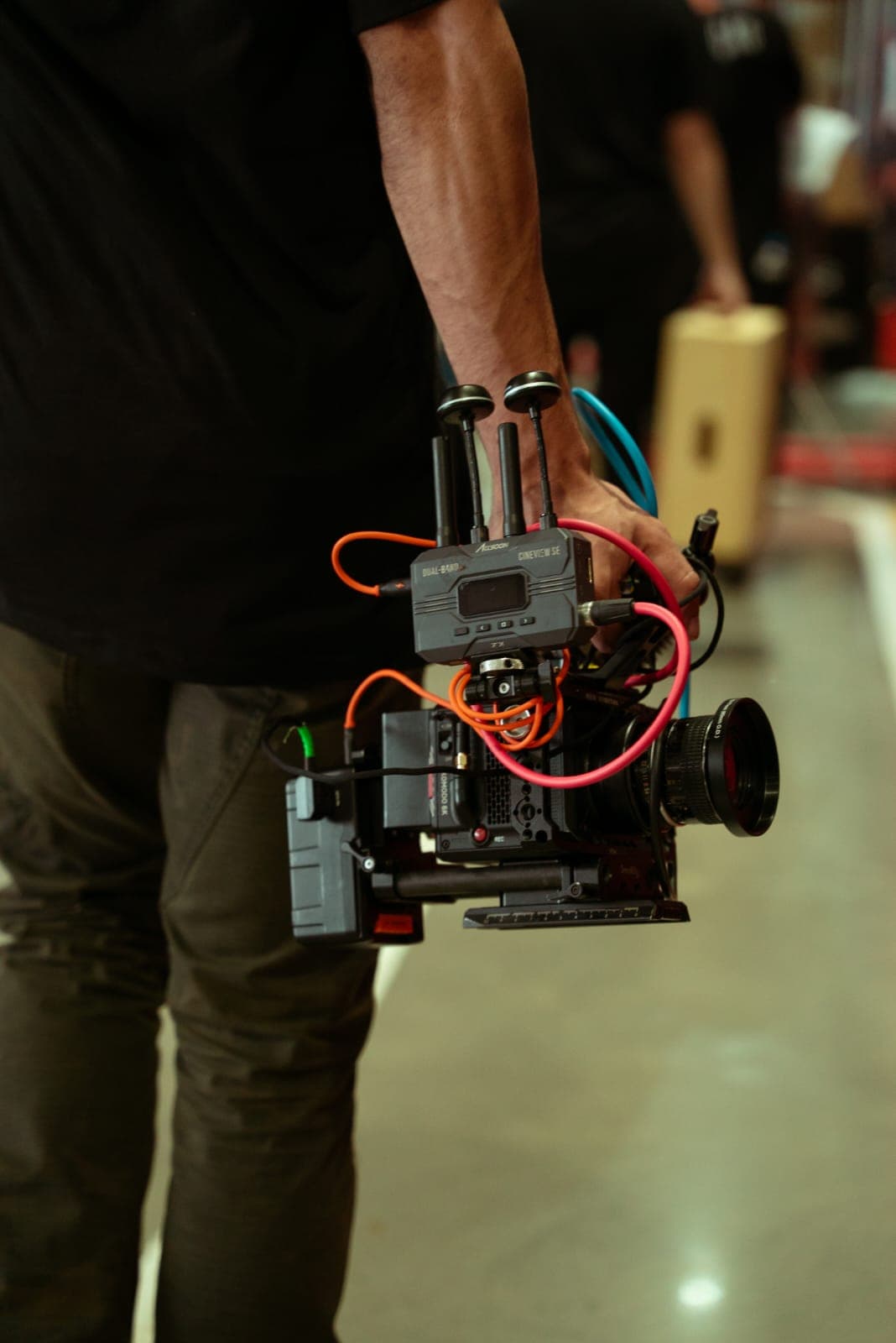 Vinicius Pozes com câmera RED